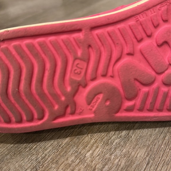 Pink Youth Size 3 Native slip on water shoes. - Picture 6 of 6
